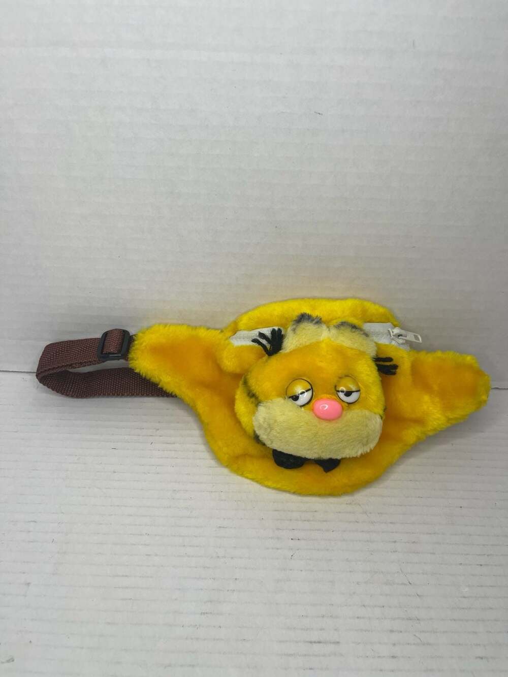 Vintage 1981 Garfield Plush Kids Fanny Pack Waist Bag